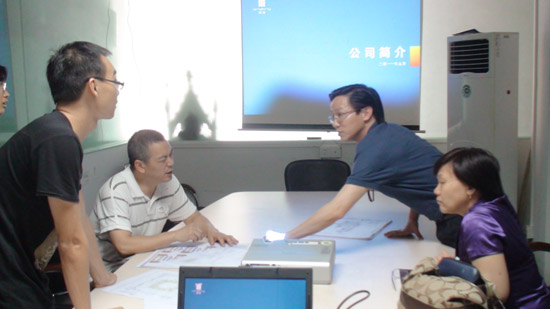 越南客商考察long8建材